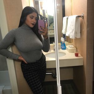 Meet your Posher, Selena